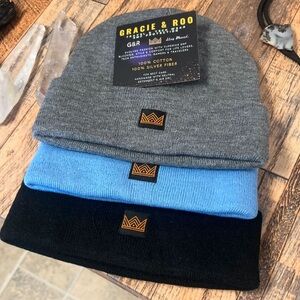 Gracie & Roo EMF Blocking Cuff Beanie, 💯 Silver lining.